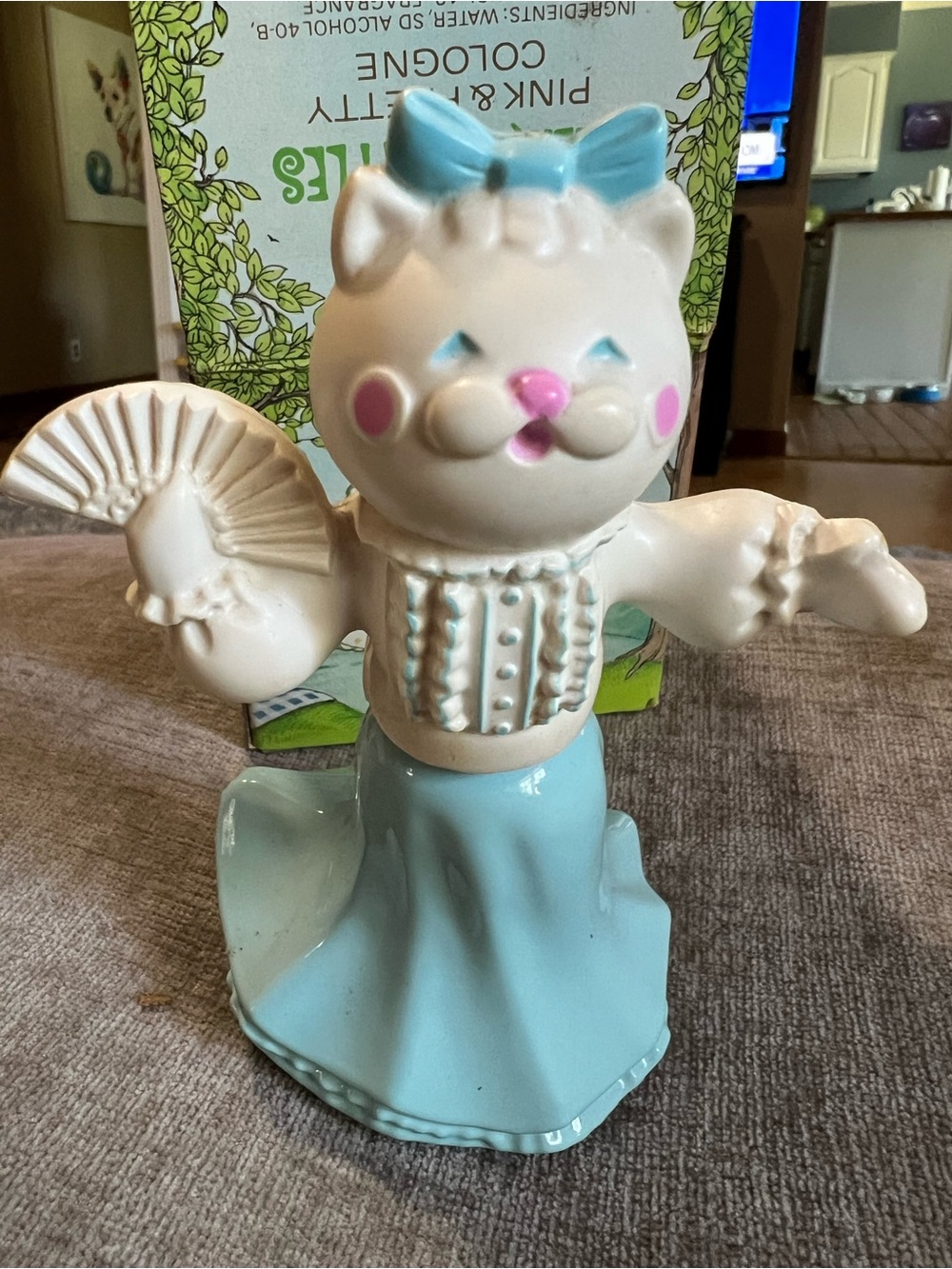 Vintage Avon Feline Fluffles Cologne bottle